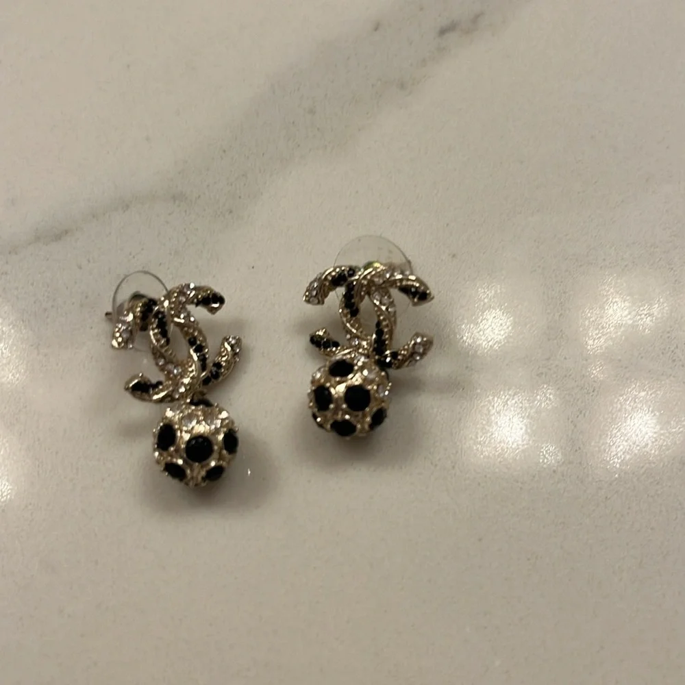 Chanel earrings - Picture 2 of 7